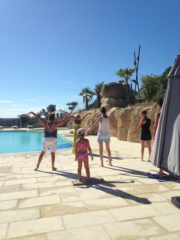 Team Holiday - Camping Mer Et Camargue Hotel Calvisson Ngoại thất bức ảnh
